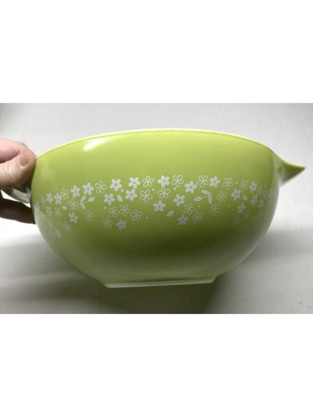 Pyrex 443 Spring Blossom Crazy Daisy Green Mixing Bowl 2.5 - EUC for age